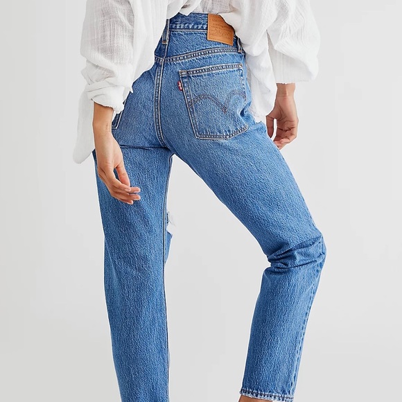 Levi's Premium Wedgie Icon High-Rise Jeans
 in Athens Asleep - Picture 4 of 11